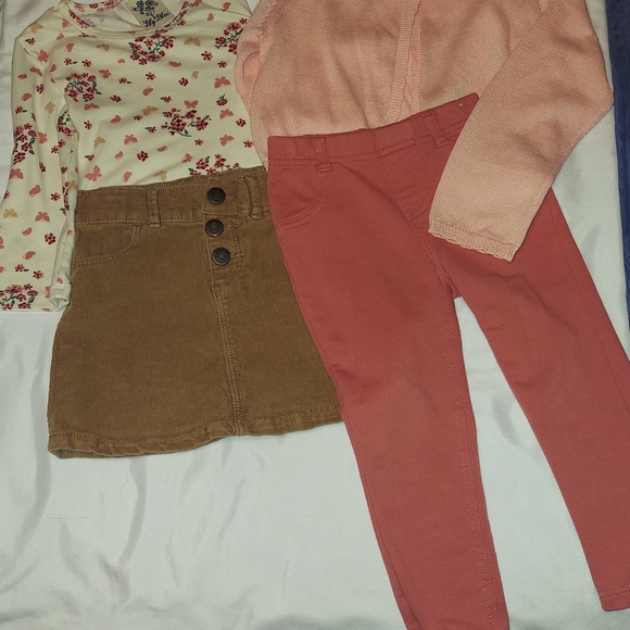 Multiple Outfits 2T - Picture 11 of 16